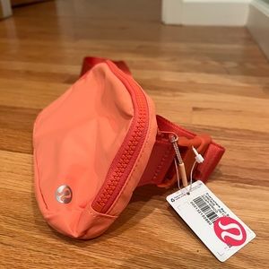 Lululemon Belt Bag (NWT!)
